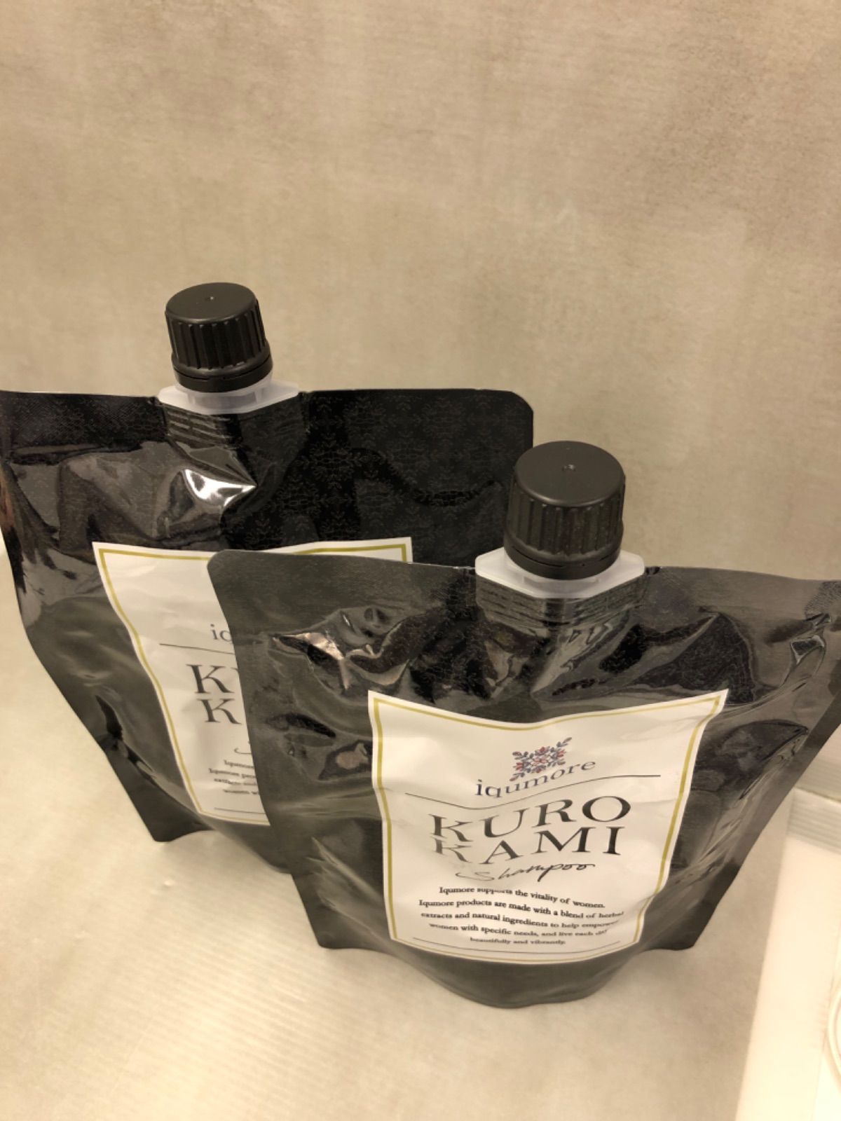 iqumore KURO KAMI シャンプー 4個セット イクモアクロカミシャンプー | 国内最大級女性向けヘアケアブランド