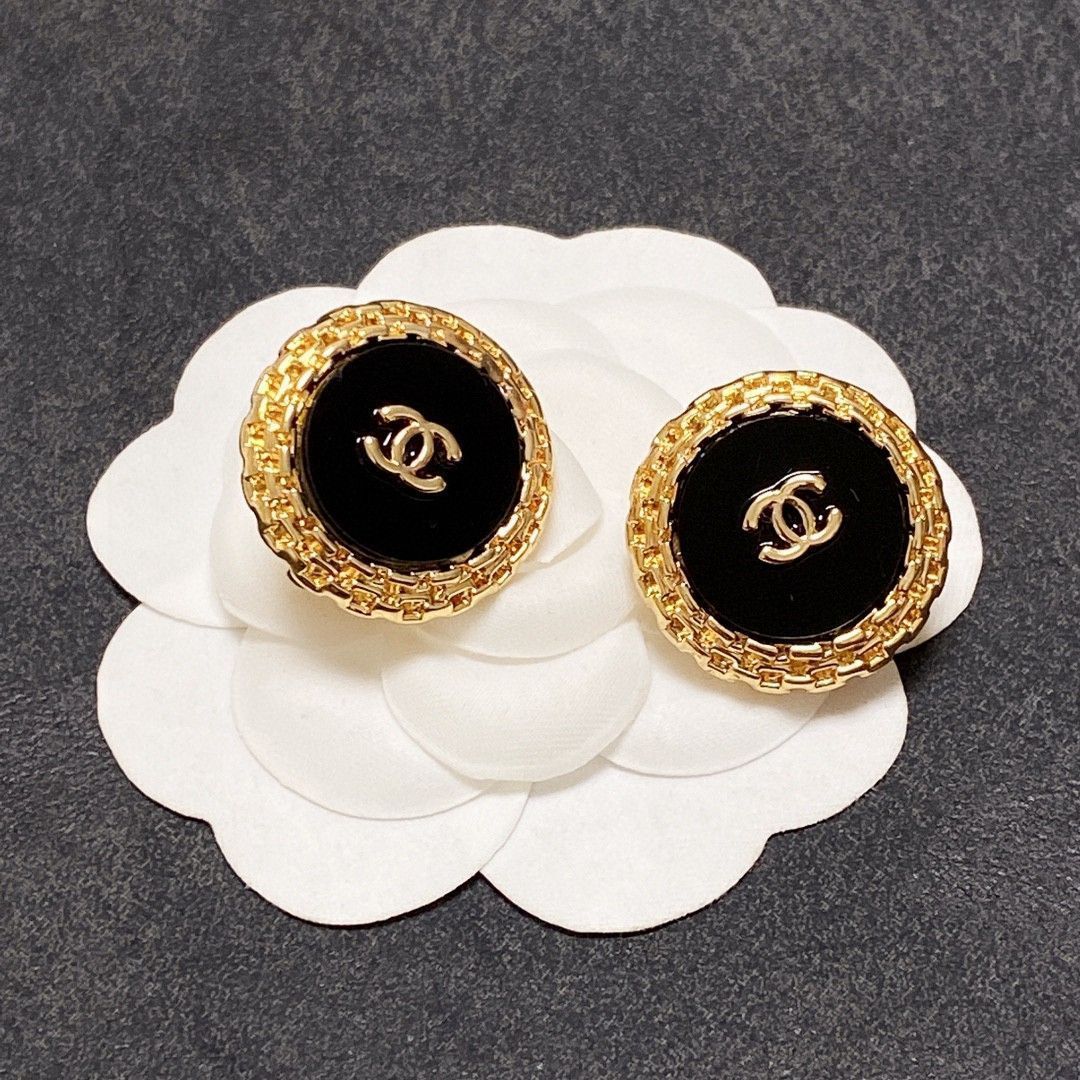 【上品でクラシカル ♪】CHANEL CCロゴ イヤリング クリップ 今日特価】CHANEL ノンピアス イヤクリップ（ダブル C ロゴ