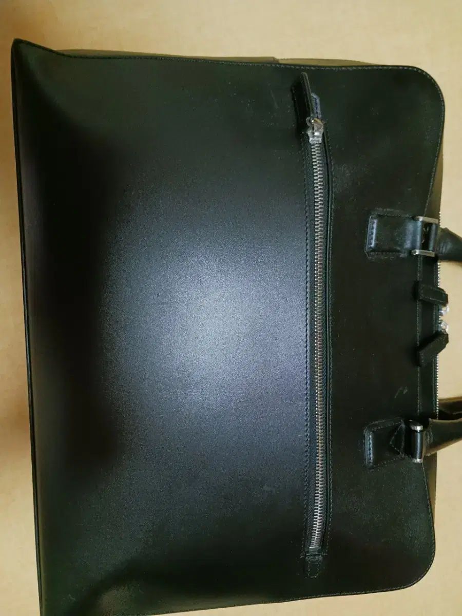 美品☘️ 三味線　紅木　トチ入り　中棹　約2.6cm　東さわり　ハードケース付 美品☘️ 三味線 紅木 トチ入り 中棹 約2.6cm 東さわり ハード