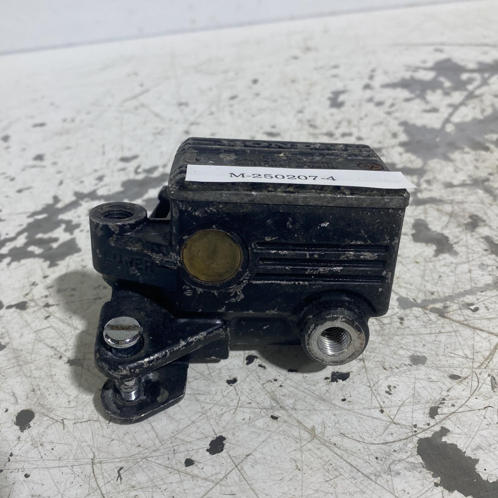 HONDA CBX400F 売れ筋 フロントマスターシリンダー 1/2 ホンダ HONDA