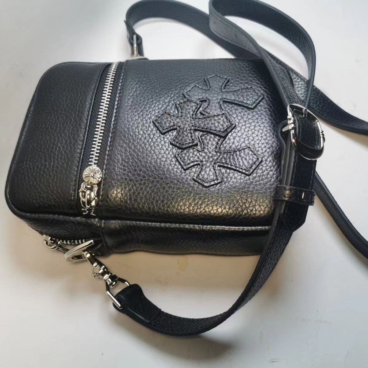美品！CHROME HEARTS クロムハーツ CROSS ショルダーバッグ - メルカリ 