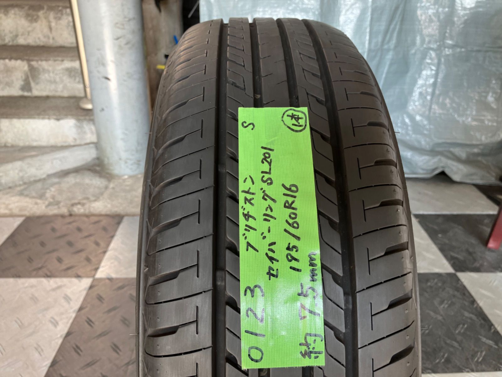 BS セイバーリング215/45R17.23年製．9.5分山．1本．