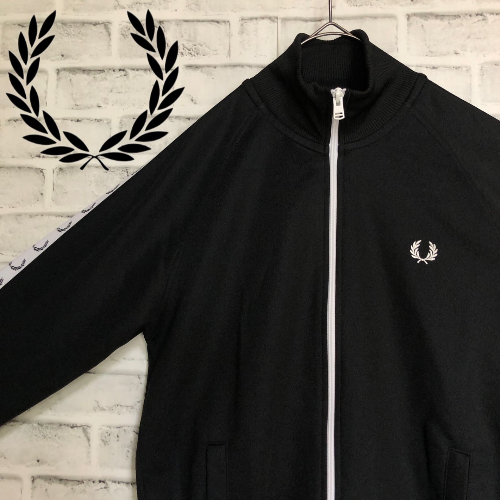 美品⭐️Fred Perry トラックジャケット S 刺繍/テープ月桂樹 黒×白