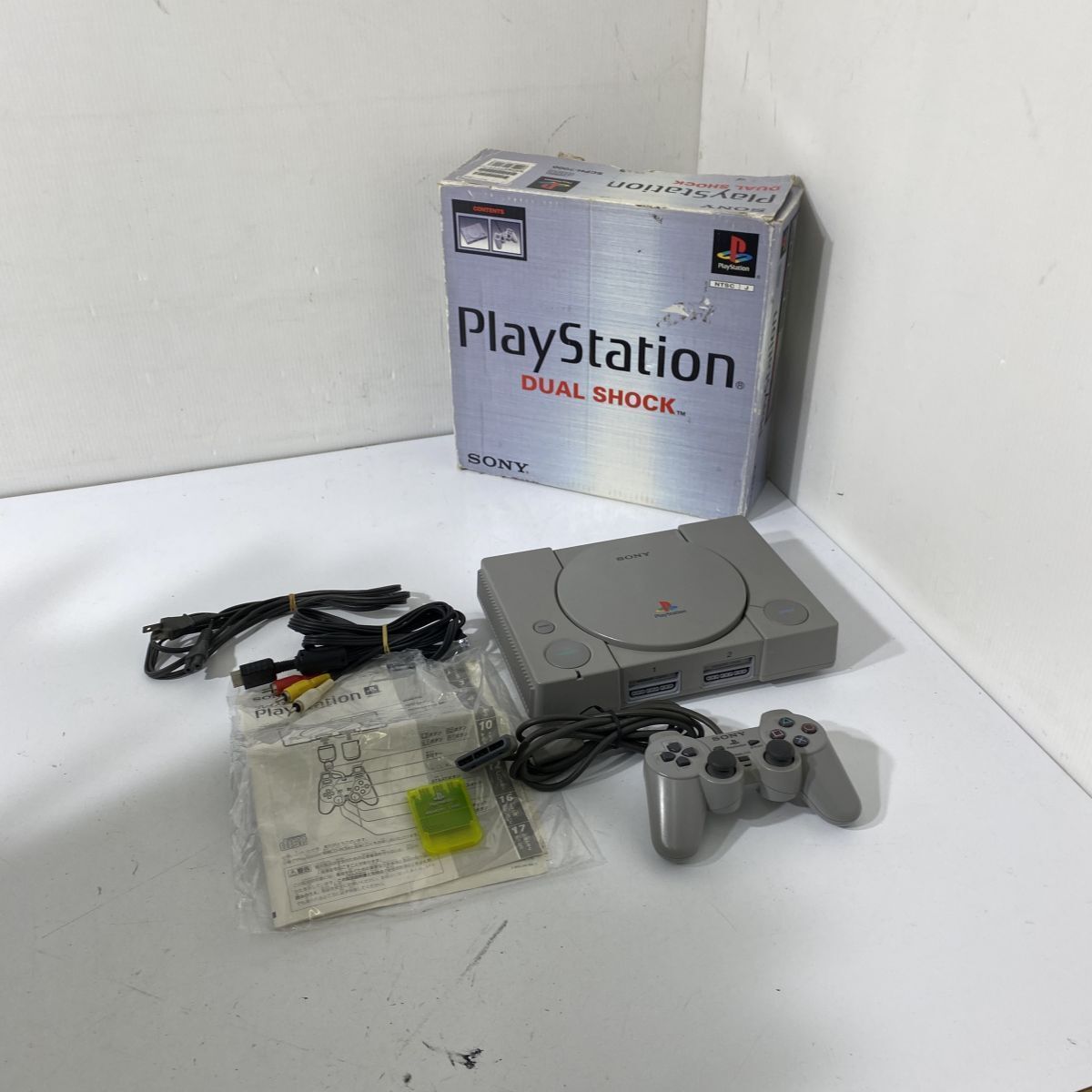 美品　SONY SCPH-7000　作動確認済　コントローラ付き　ジャンク ジャンク】 SONY プレイステーション PS1 Playstation SCPH-7000