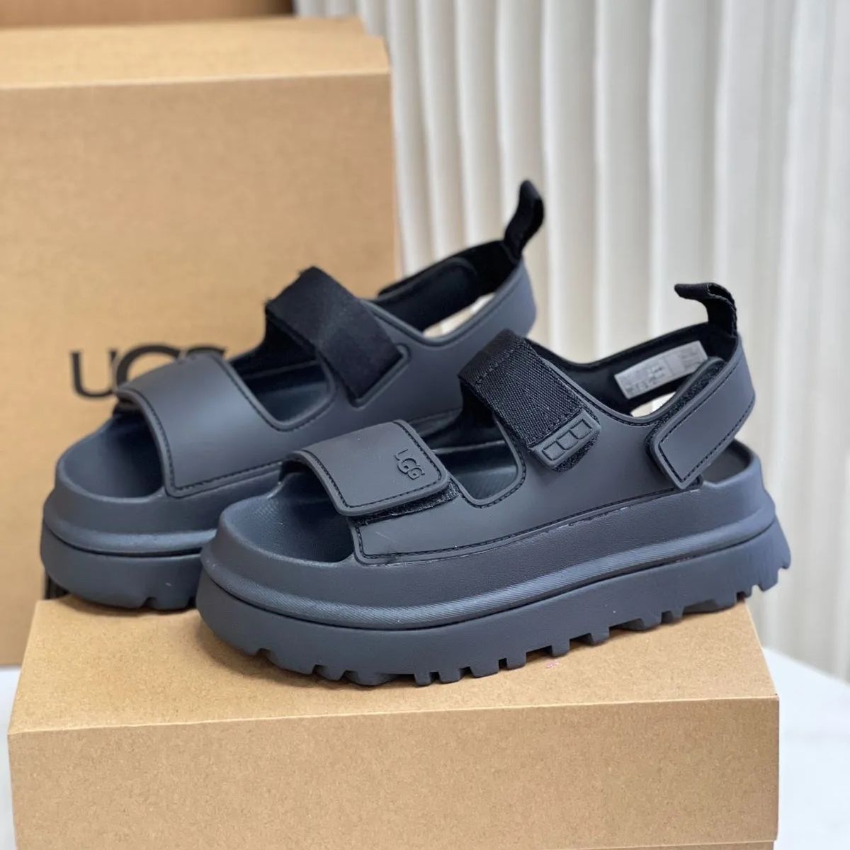 UGG アグ