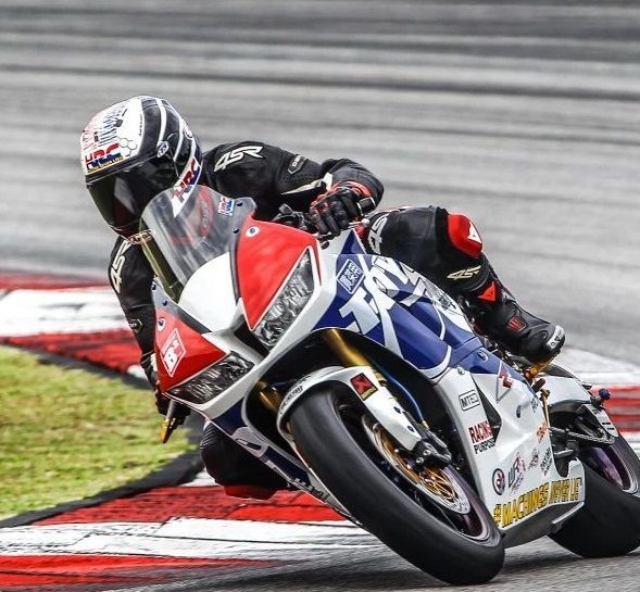 新品！タグ付き！サイン入り　宇佐美貴史　日本代表　2018 ユニフォーム 新品！タグ付き！サイン入り 宇佐美貴史 日本代表 2018 ユニフォーム