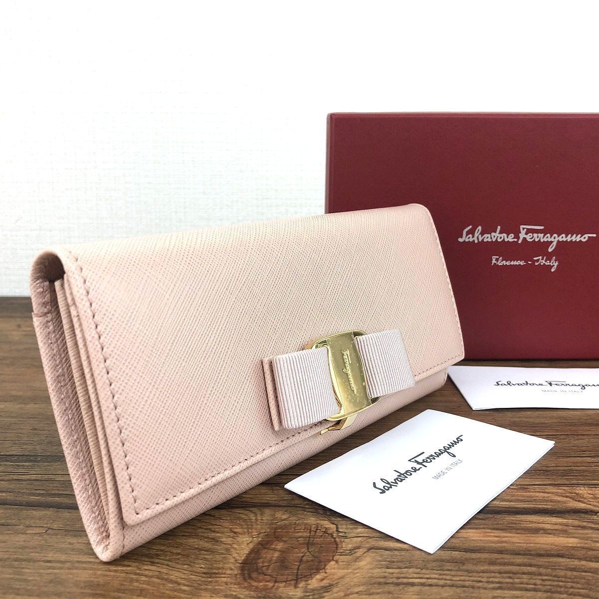 未使用品 Salvatore Ferragamo 長財布 22-B559 387 www.chance.org.br