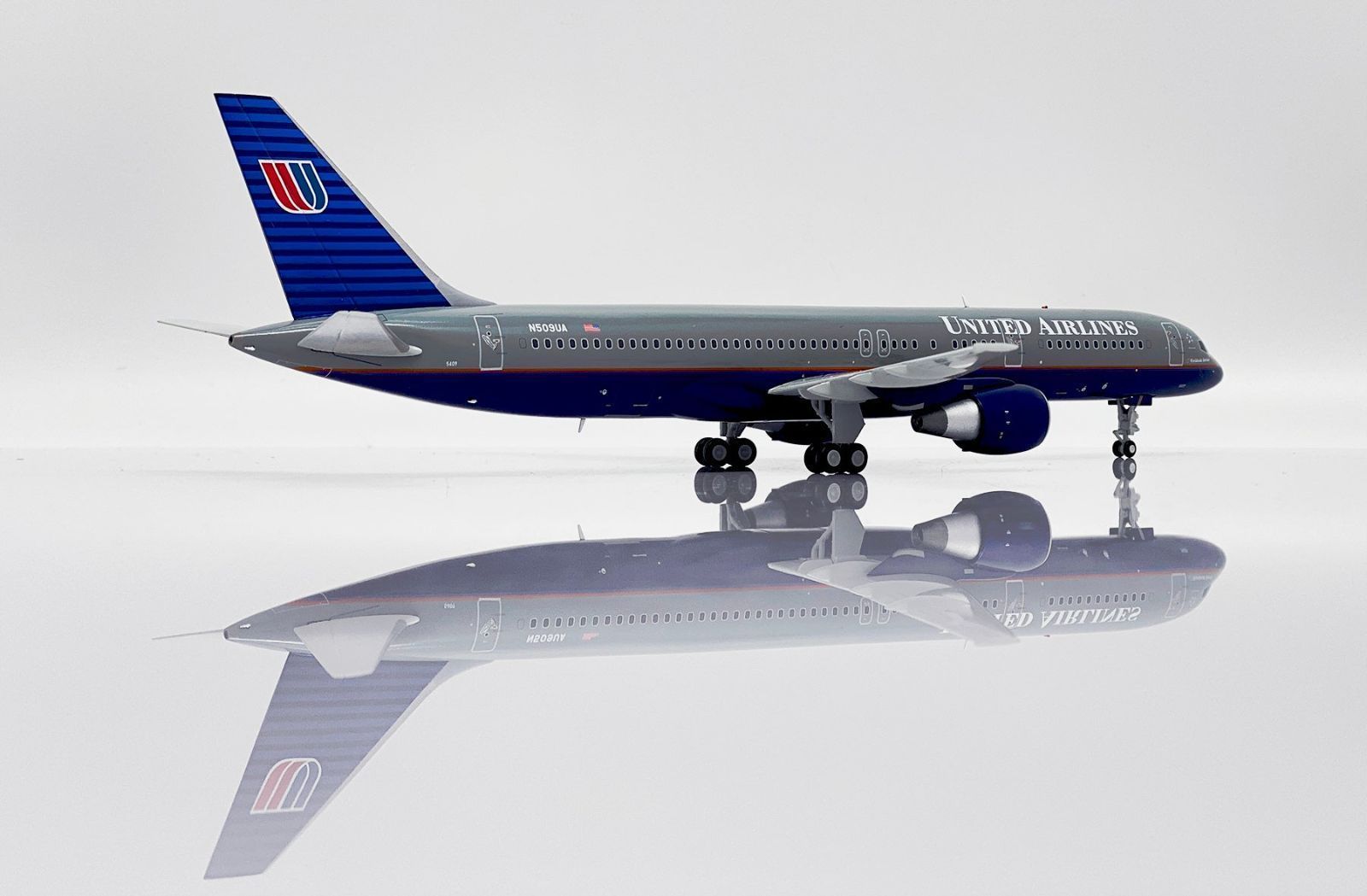757-200 N509UA