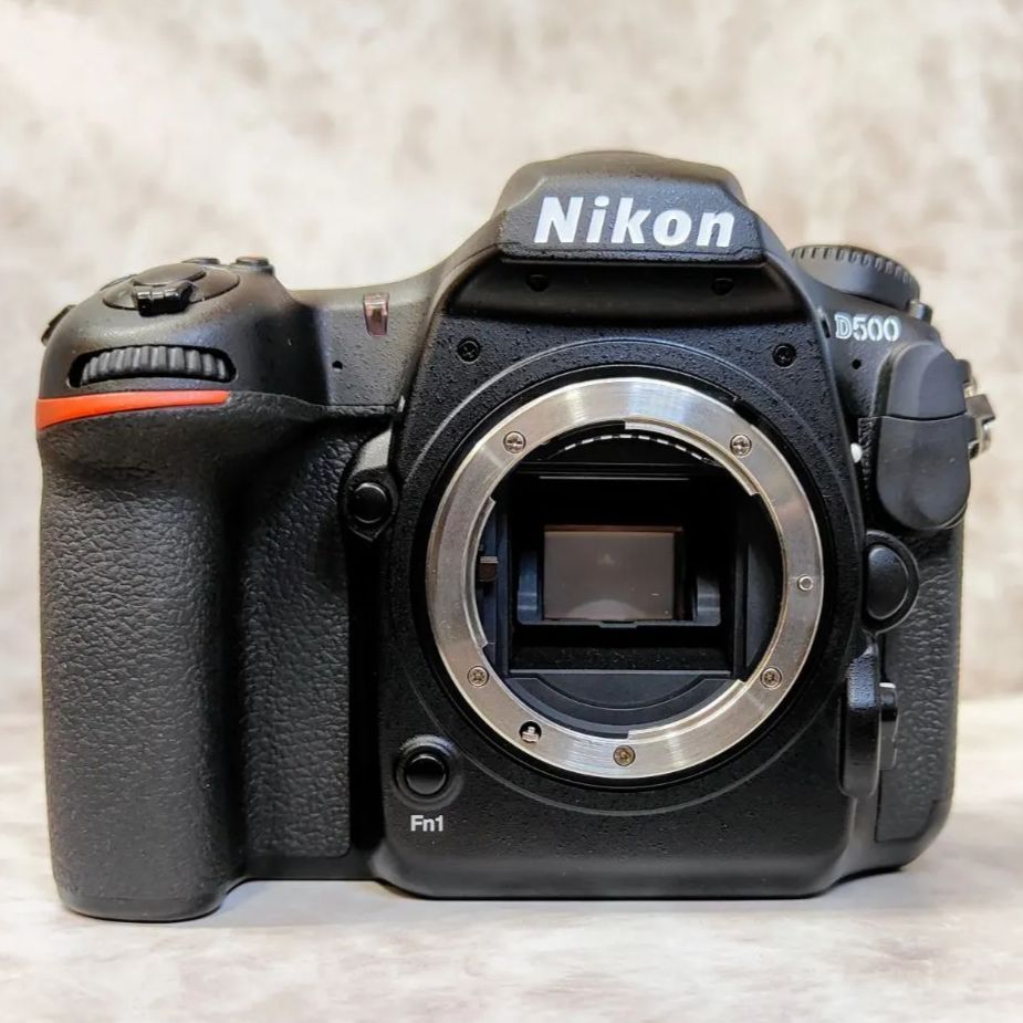 Nikon D500 ボディ【バッテリーグリップあり】 極美品】Nikon デジタル一眼レフカメラ D500 ボディ バッテリー