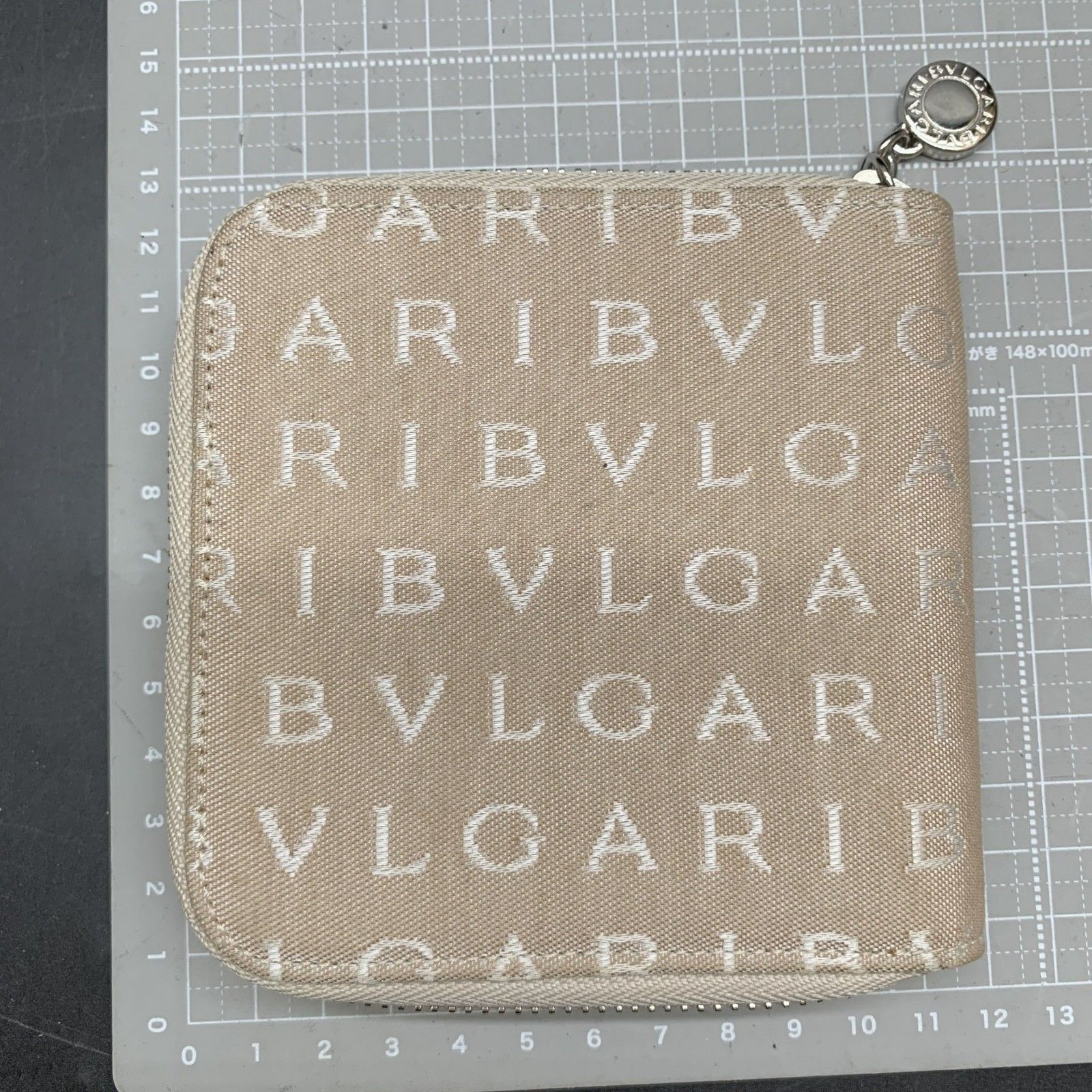 BVLGARI ブルガリ ロゴマニア 2つ折り ラウンドファスナー財布