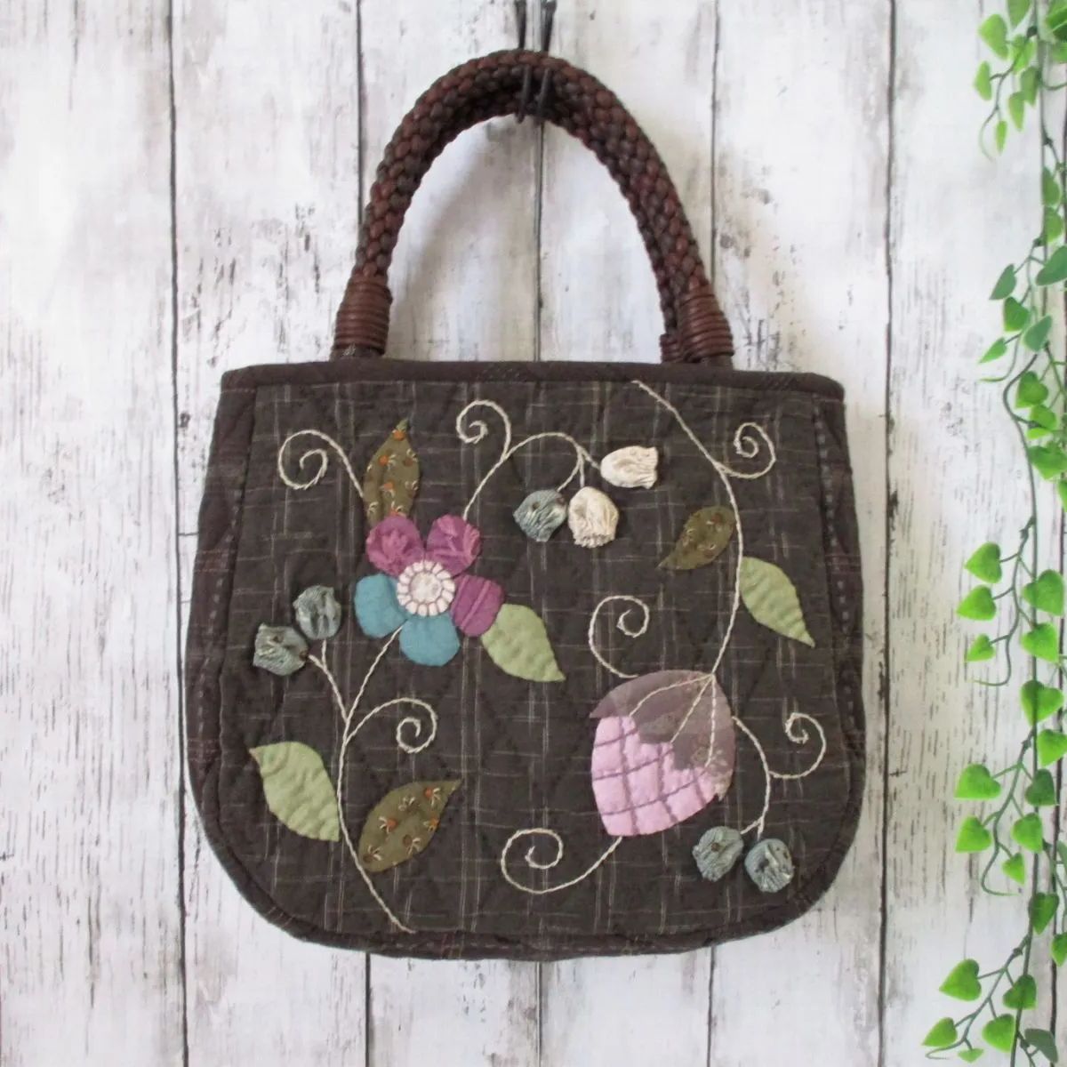 パッチワークキルトバッグ、ポーチ ❤️REI❤️様•パッチワークキルト