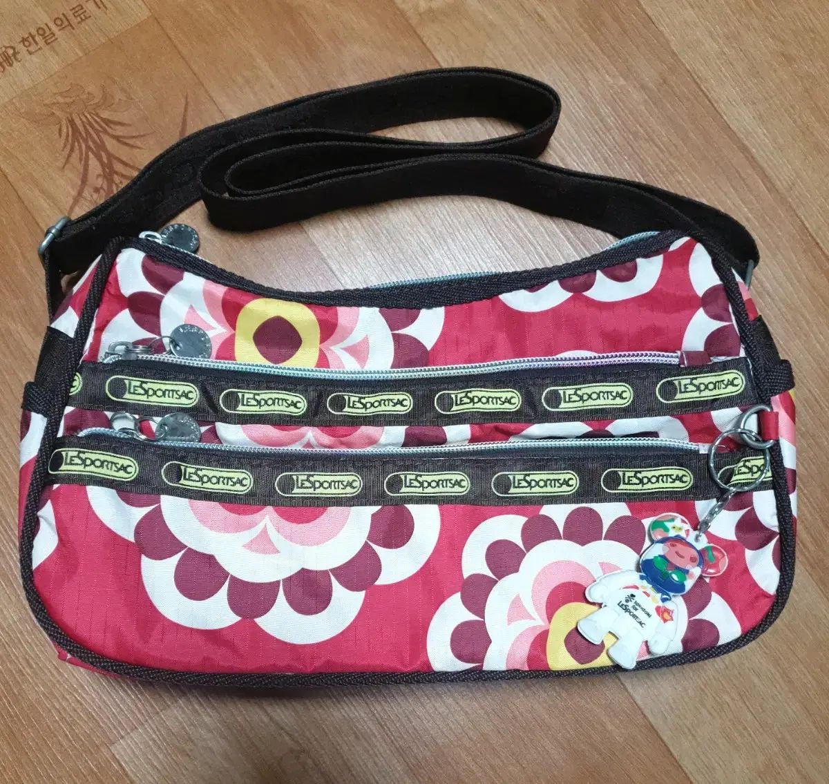 LeSportsac ＆ tokidoki 版 コラボ クロスボディバッグ キーリング