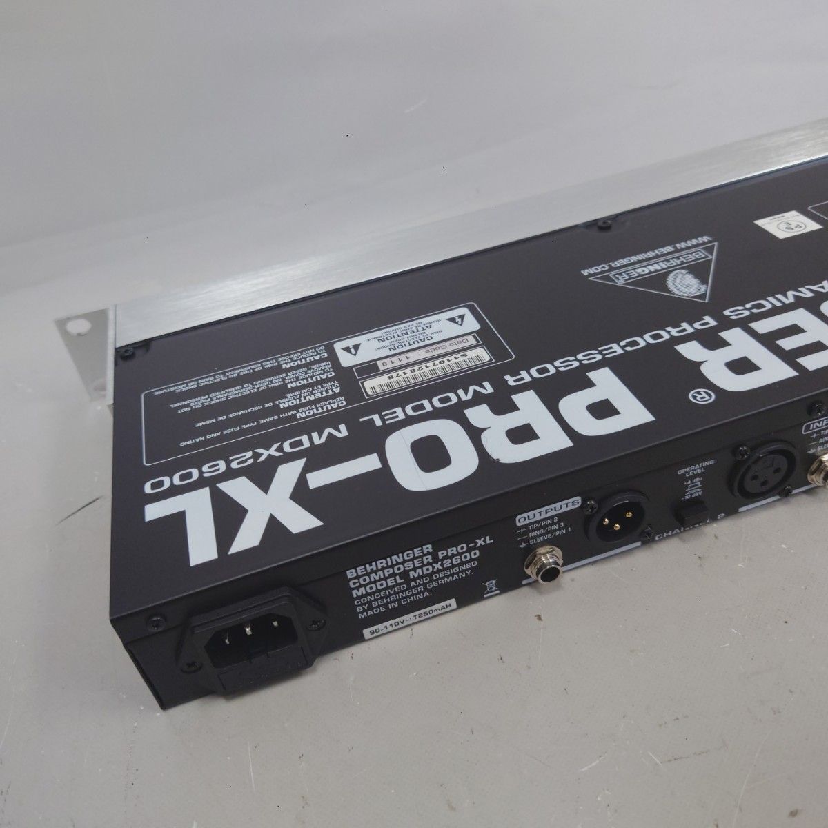 動作品】BEHRINGER MDX2600 COMPOSER PRO-XL 本体のみ 送料無料