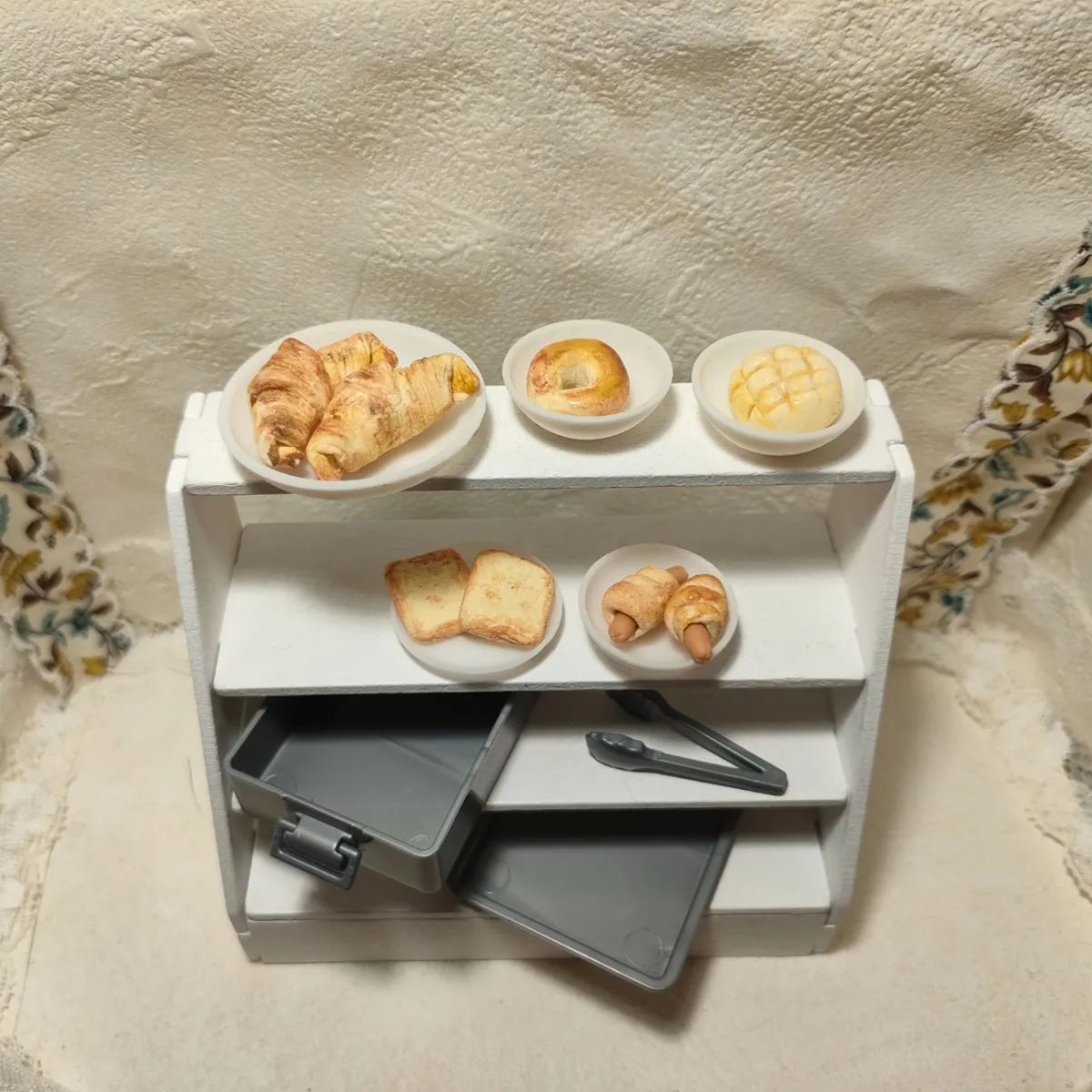 ミニチュア 「給食パンケース＆トング＆パン」クロワッサン