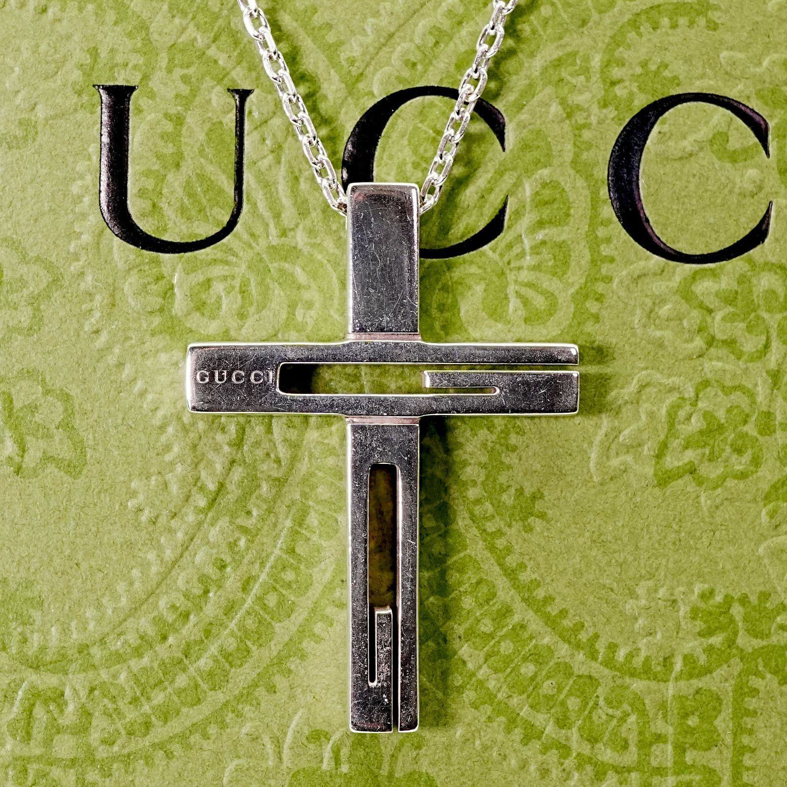 グッチ カットアウトG クロス ペンダント ネックレス 24-3494S
