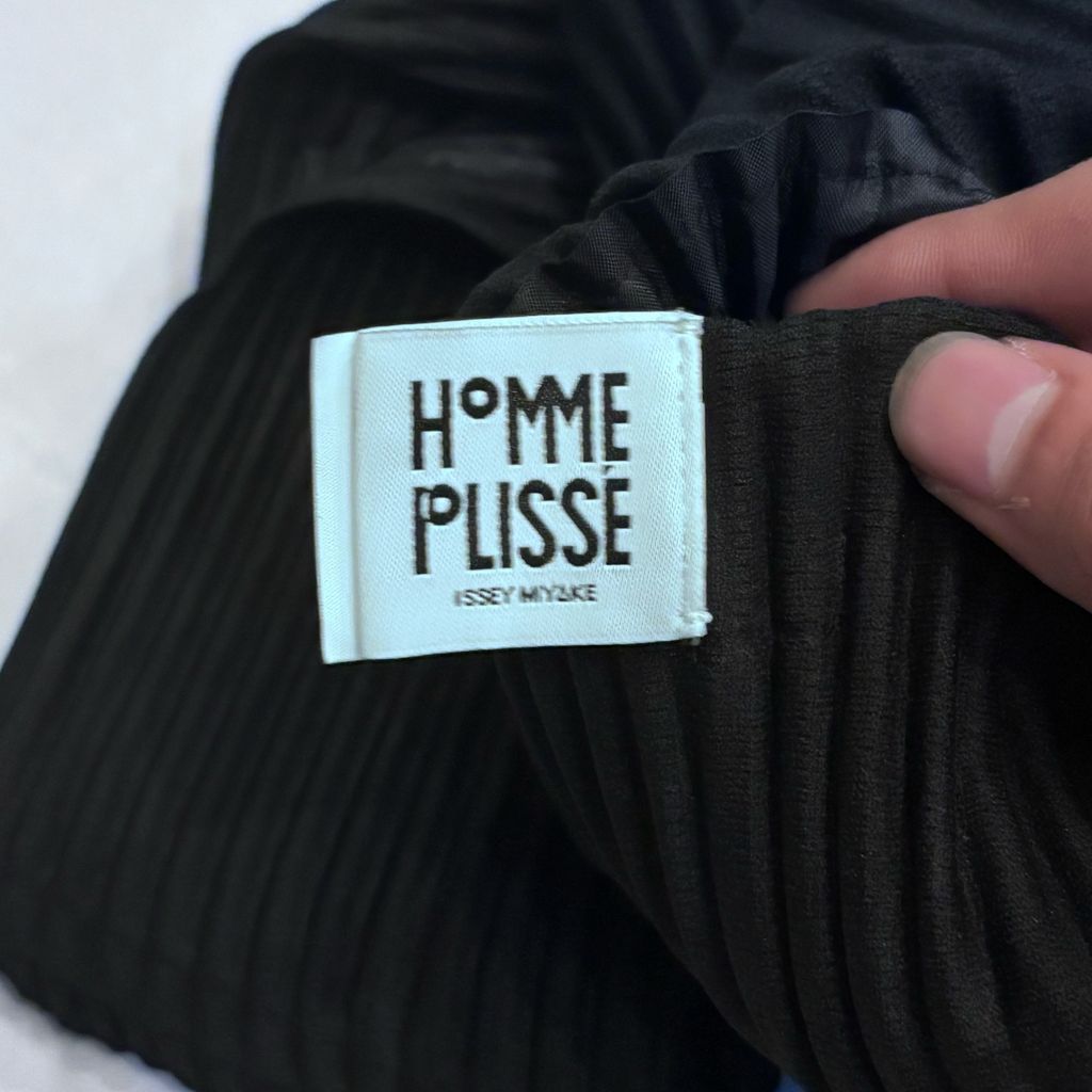 HOMME PLISSE ISSEY MIYAKE　24ss ベスト　ブラック HOMME PLISSE ISSEY MIYAKE オム プリッセ イッセイ ミヤケ 24SS