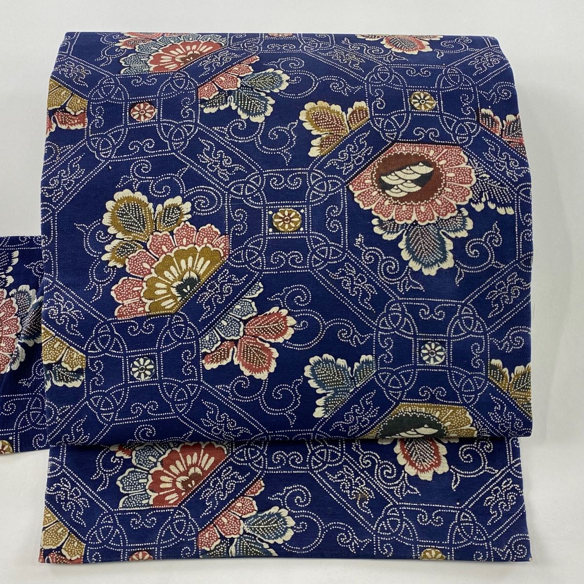 名古屋帯 秀品 草木染 菊唐草 青海波 紺色 正絹