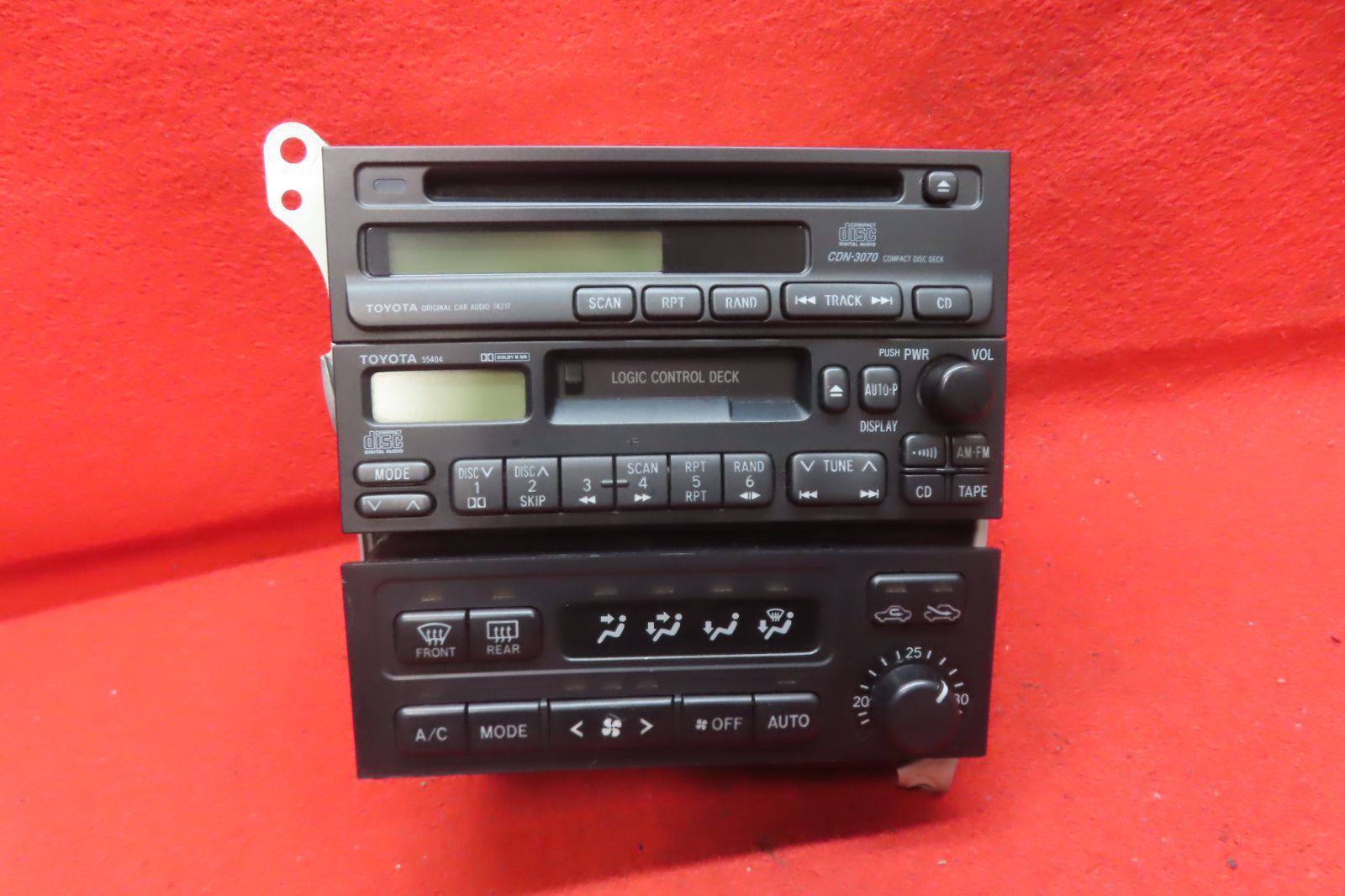 CS2138 トヨタ純正 CDN-3070 プレーヤー デッキ カーオーディオ エアコンスイッチ カセットテープ再生OK 本体のみ BRIGHTFACE_UK