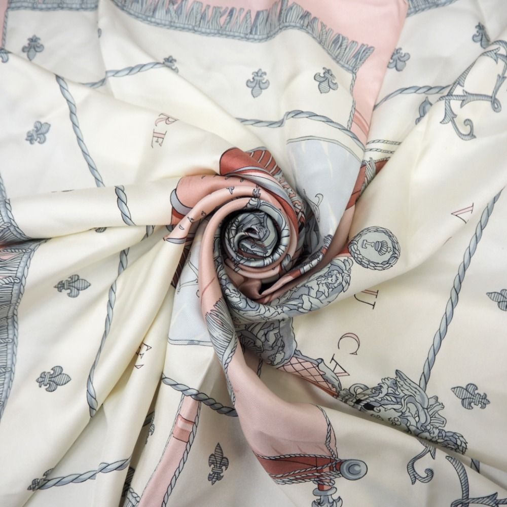 HERMES エルメス カレ90 クイーンの戴冠式 レッド系 スカーフ タグなし