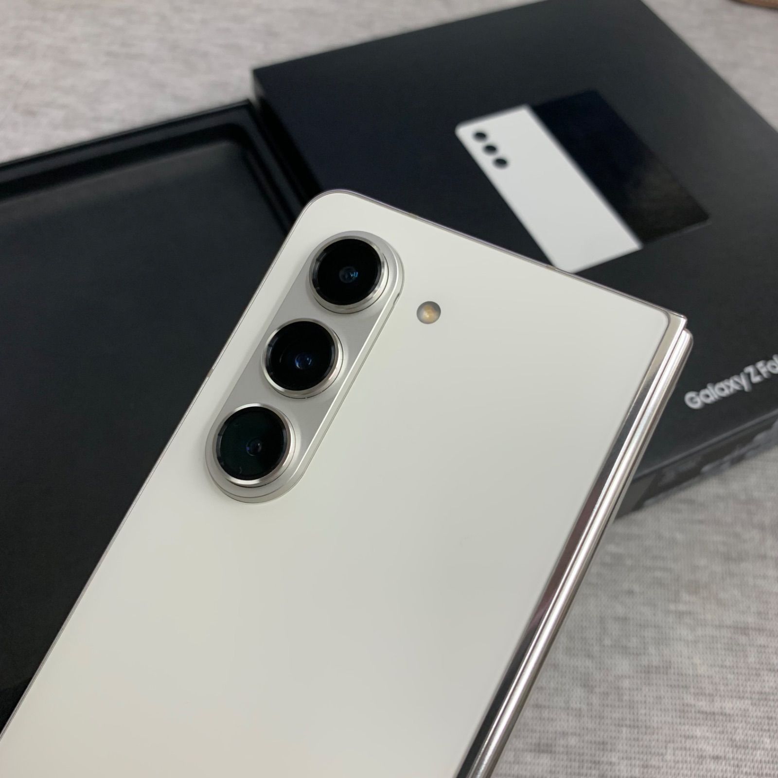 Galaxy ZFold 5 512GB クリーム SIMフリーSペンケース付き Amazon.com