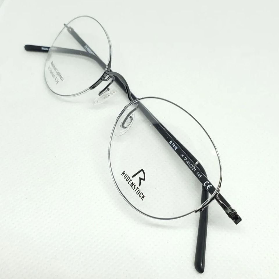 299ユーロ（約43000円） RODENSTOCK ローデンストック R7052 メガネ 