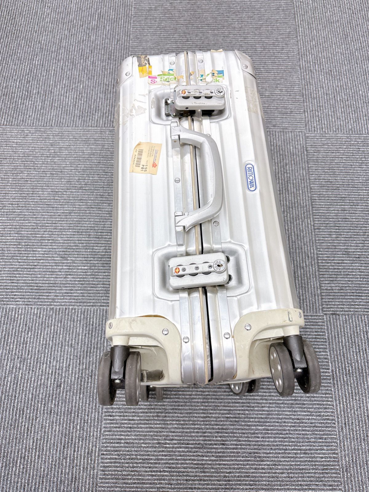※詳細を確認して下さい。RIMOWA シルバー キャリーケース　ジャンク品 ○【ジャンク品】RIMOWA キャリーケース スーツケース 閉まらない 傷