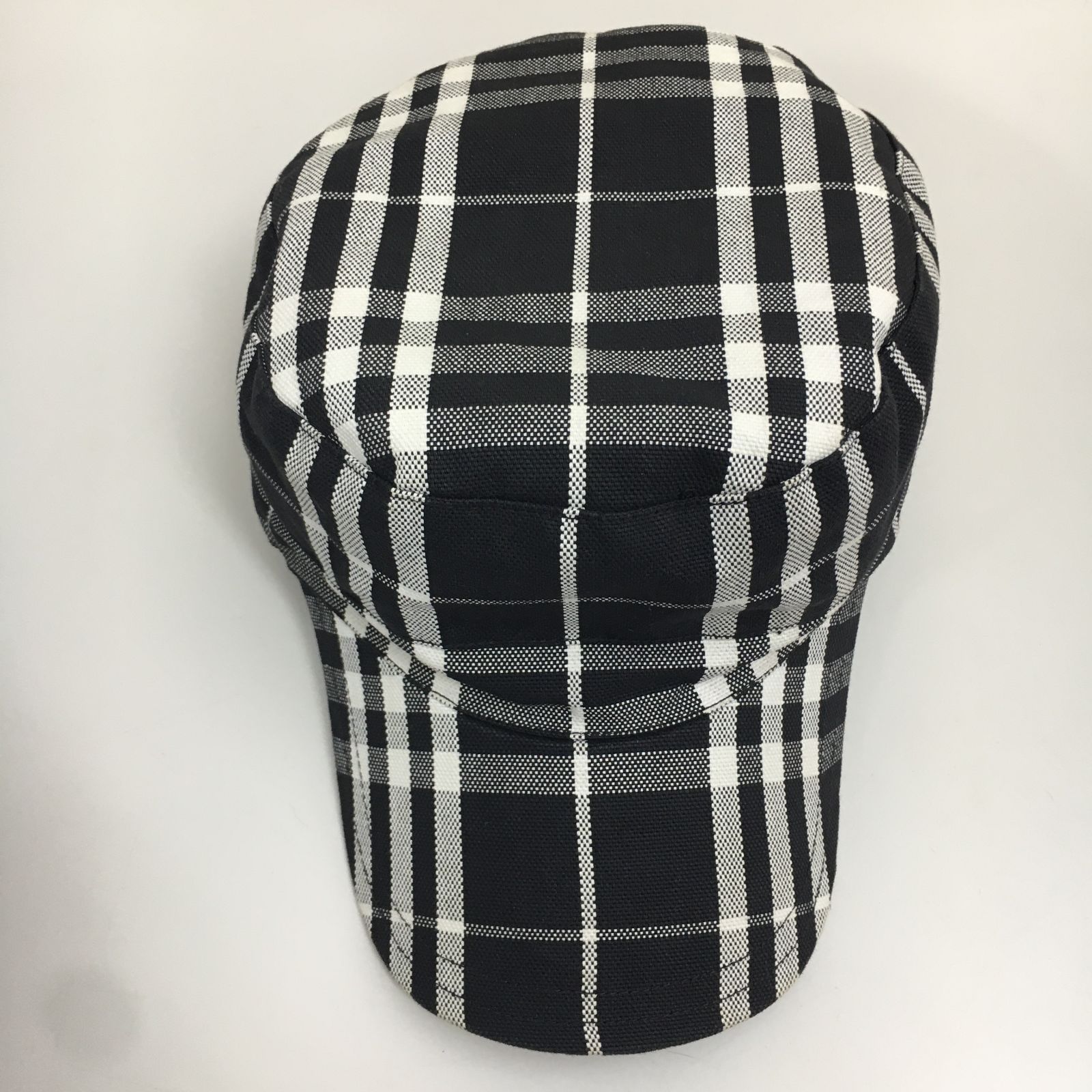 三沢店79】 バーバリー ロンドン チェック柄 キャップ ブラック