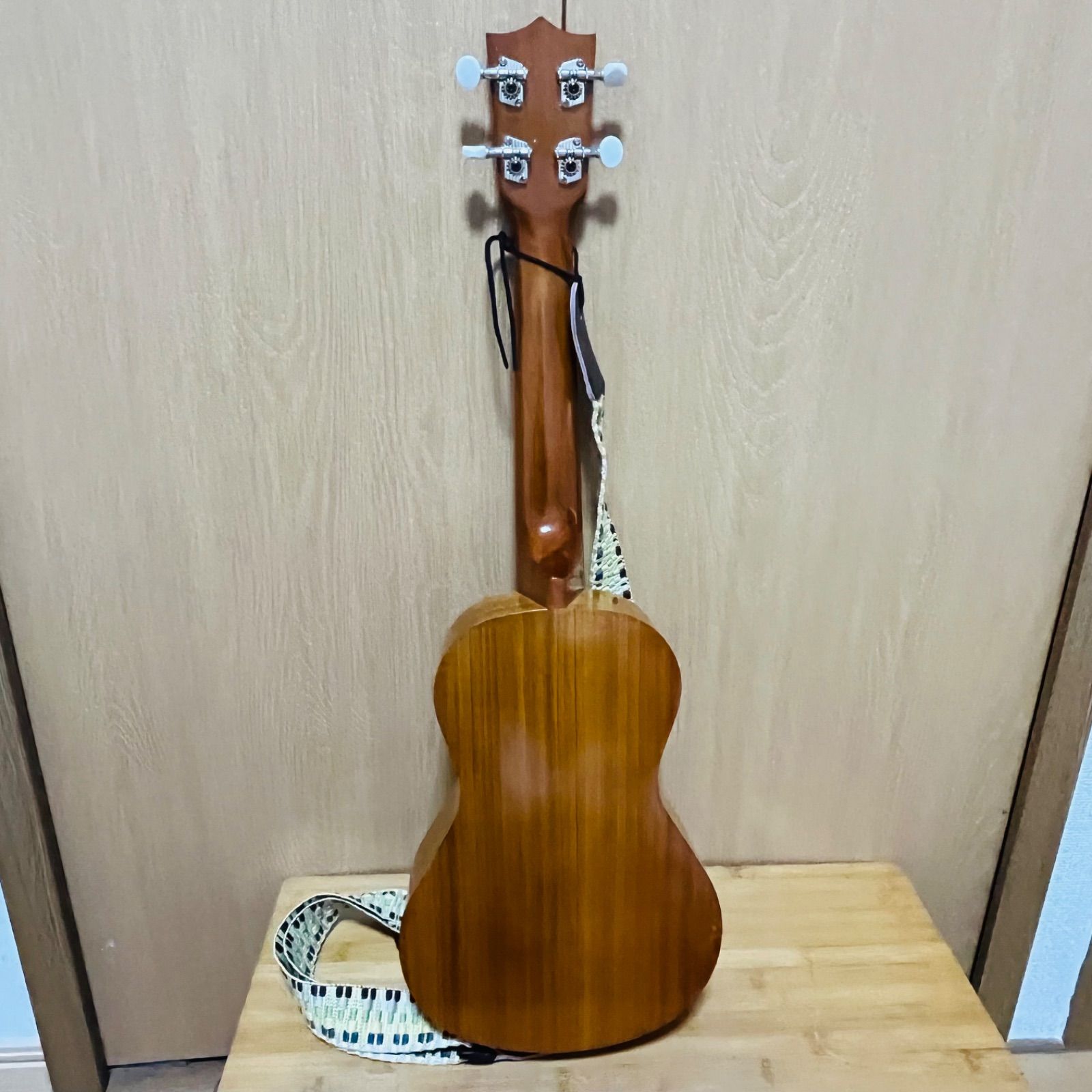 Famous FC-5G コンサートウクレレ ケース付き USTAUSTRALIA_COM_AU