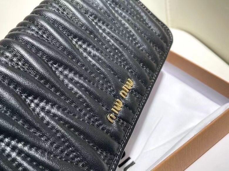 早い者勝ち！miumiu 長財布ウォレット　ヴィンテージレザー　パスケース付き♪ ミュウミュウ 長財布 人気ブランドランキング2025 | ベスト