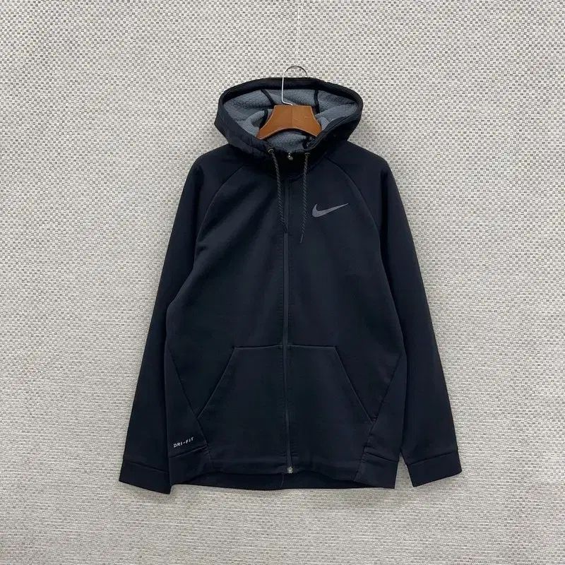 Nike(ナイキ） ドライフィット トレーナー フード付き ジップアップパーカー 100 S06990