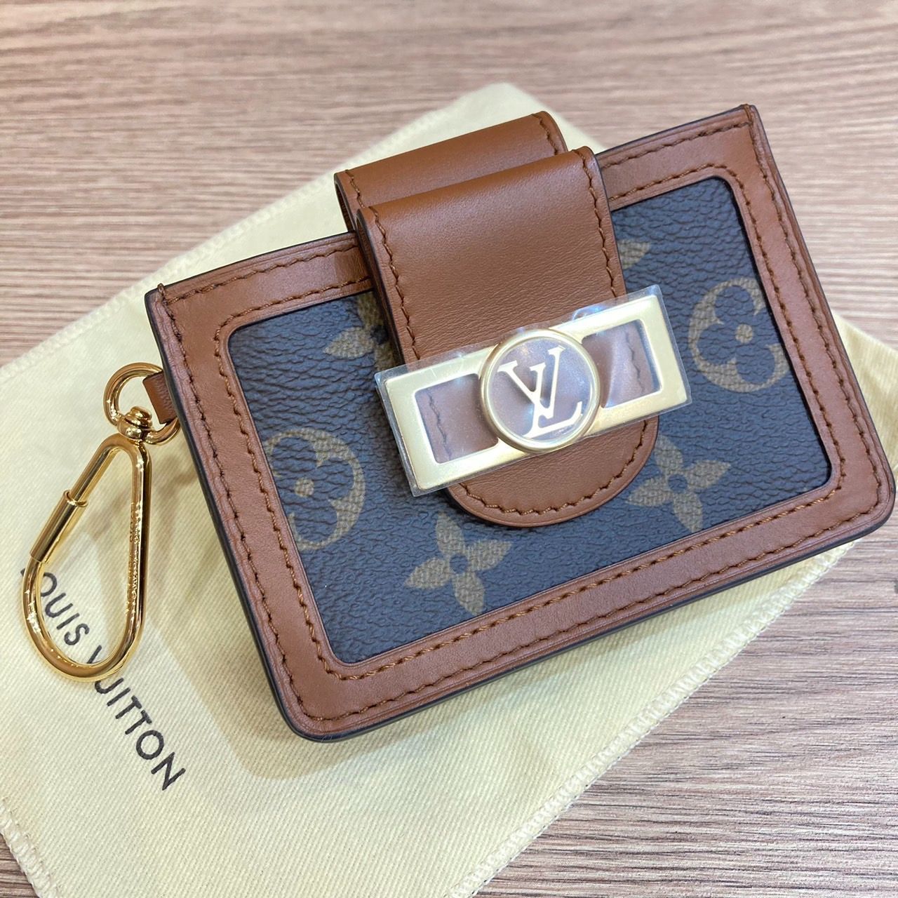 VUITTON ドーフィーヌ ミュルティカルト カードケース M68751