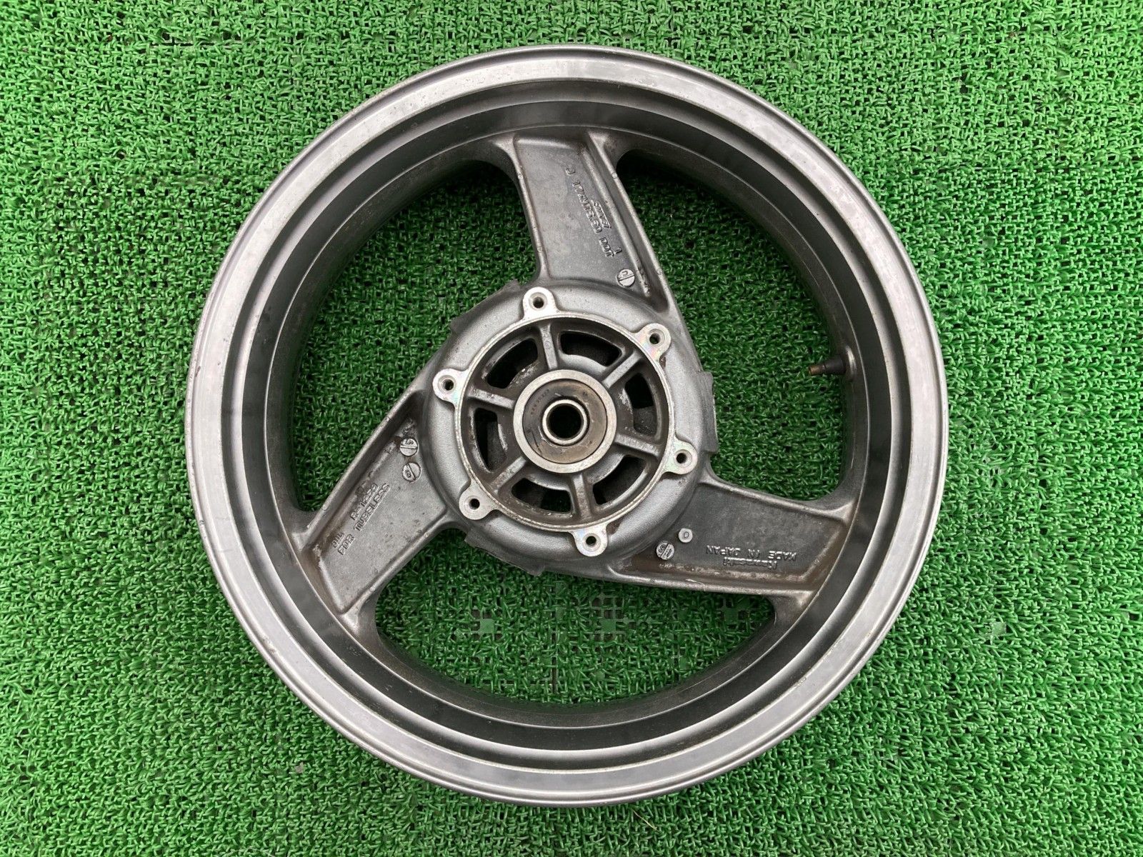 ZZ-R1100 リアホイール 灰 R-1259 カワサキ 純正 バイク 節約 部品 ZX