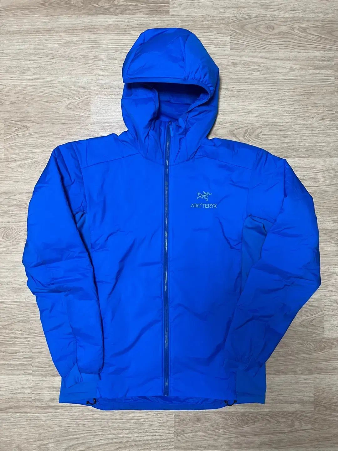 【雷市場（ポンジャン）商品韓国直送】 ARC'TERYX(アークテリクス) アトム LT フーディー パーカー 流動性 M