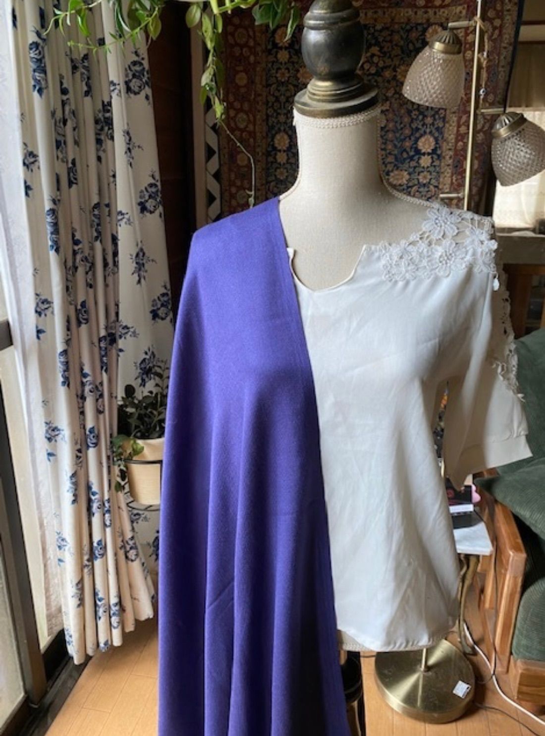 テキスタイルの国トルコ発素敵なシルク入りパシュミナ！15年前からベストセラー800枚以上販売の皆様絶賛の人気商品です！四季を通じて使える優れもの！是非一枚この色2枚のみあります！