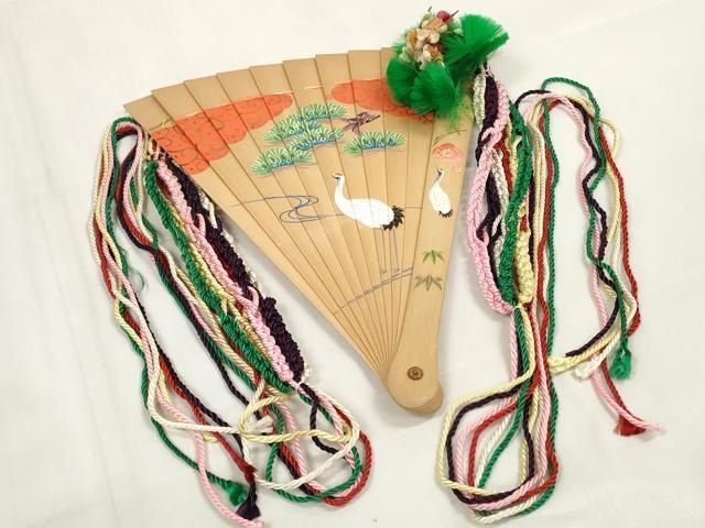 平和屋本店 和装小物 檜扇 十ニ単用 扇子 手描 松竹梅 流水枝松鶴文 平安装束 六色飾り紐 糸花 11橋 DZAA11502kh5