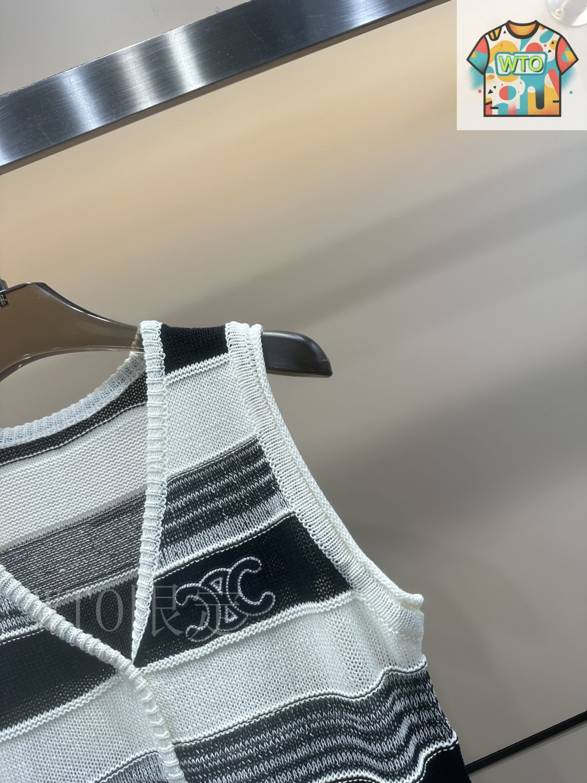 CELINE ベスト トリオンフ Vネックセーター / ウール Vネック CELINE