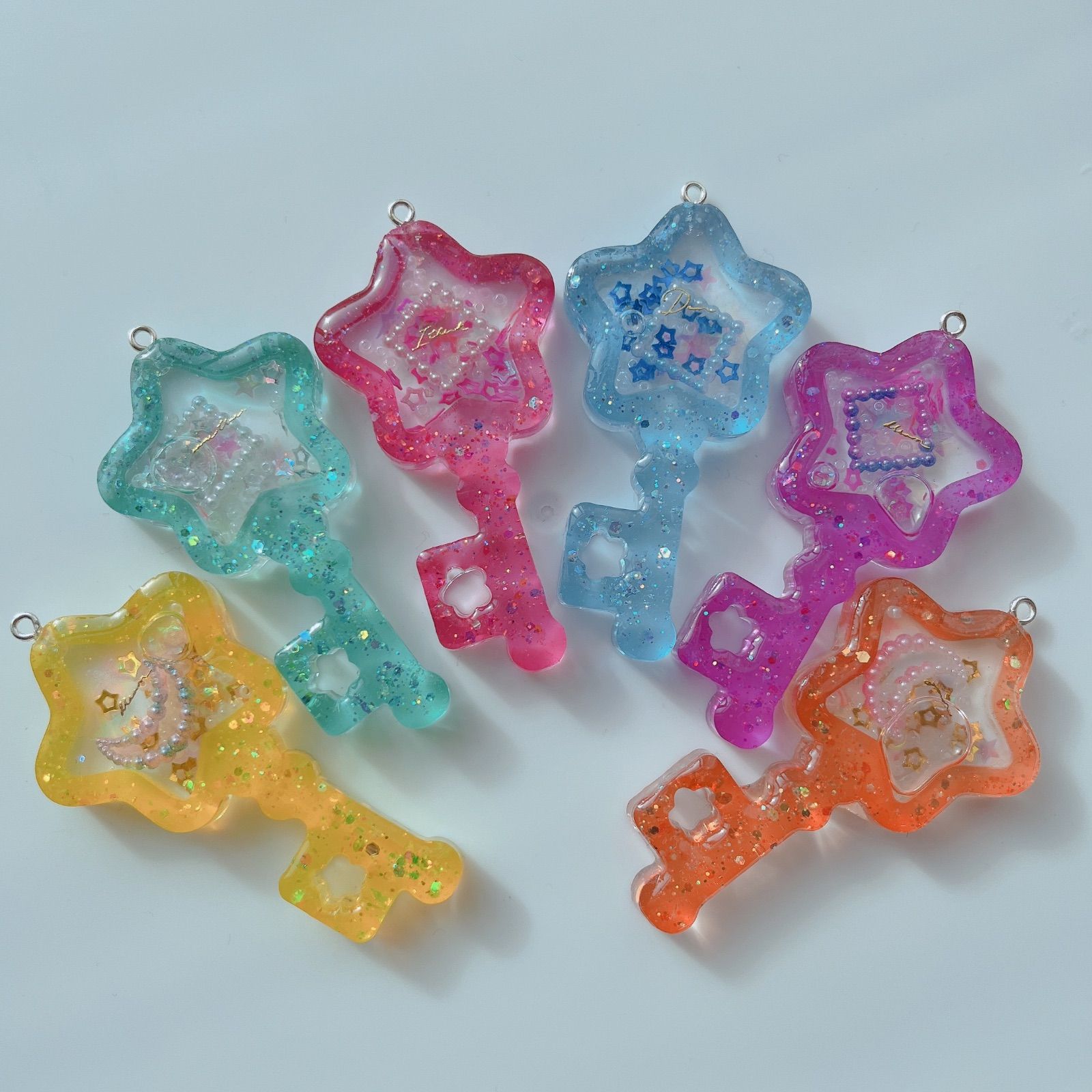 シャカシャカキーホルダー 星型 レジン シェイカー - メルカリ