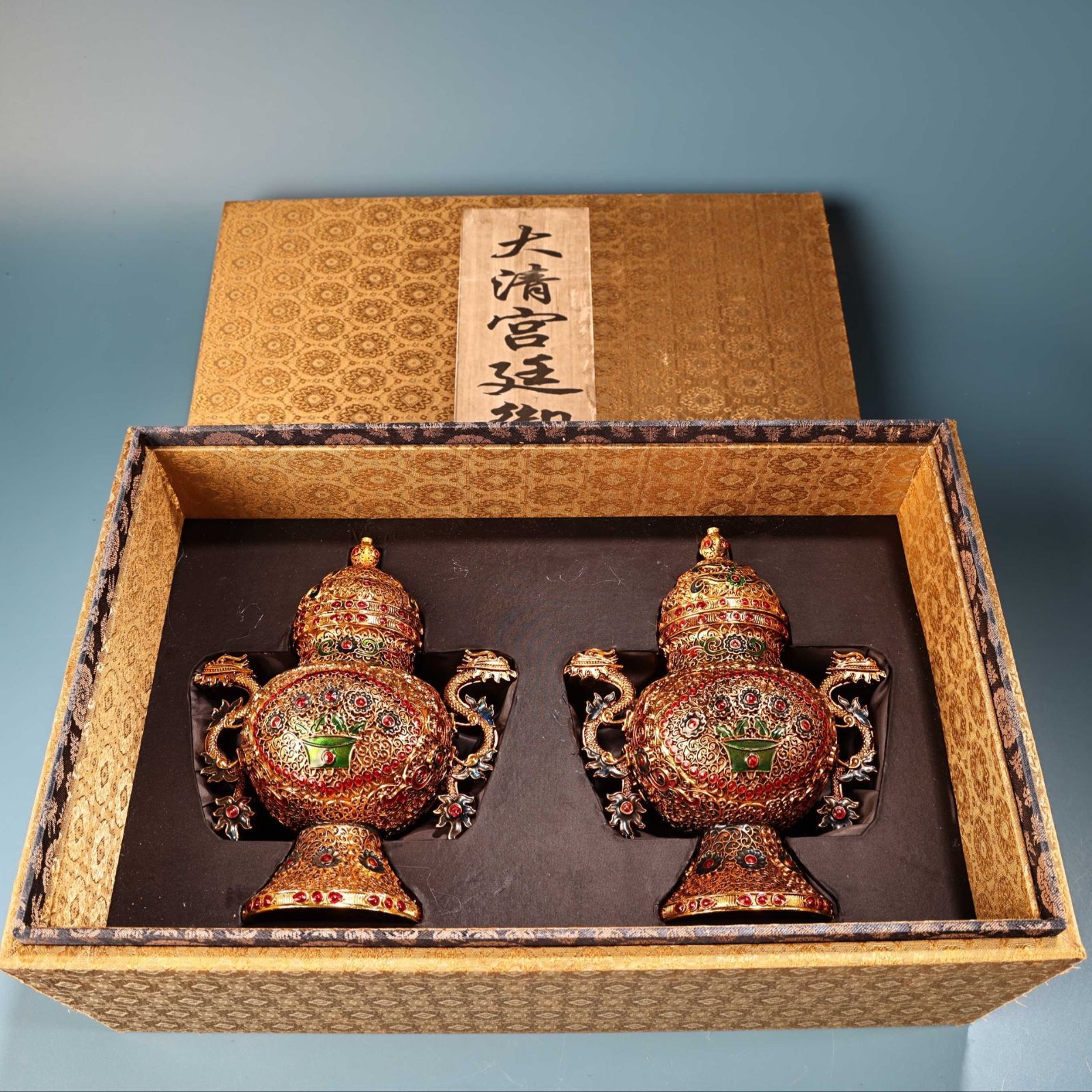 旧家蔵出し 銅製 塗金 雙龍耳 花瓶一對 置物 賞物 供養品 古美術