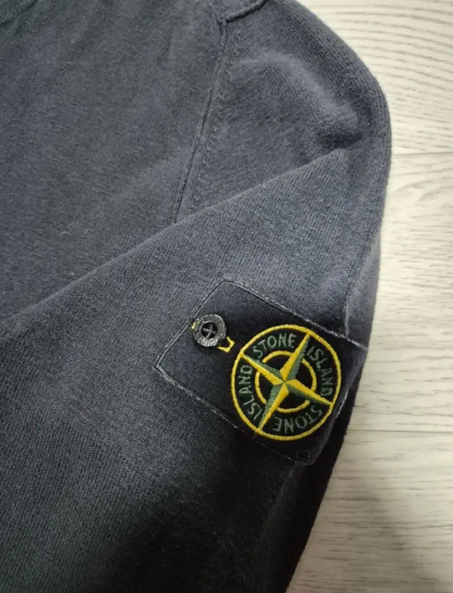 【雷市場（ポンジャン）商品韓国直送】 STONE ISLAND(ストーンアイランド) ニット セーター xl