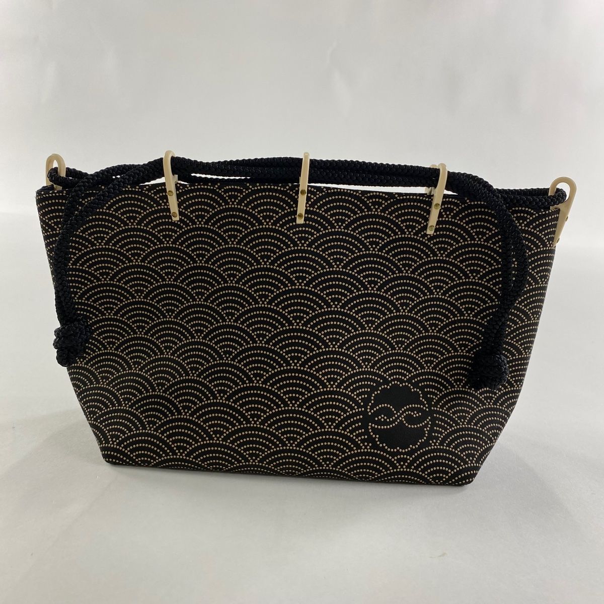 和装バッグ 印傳屋 青海波 黒 和装小物