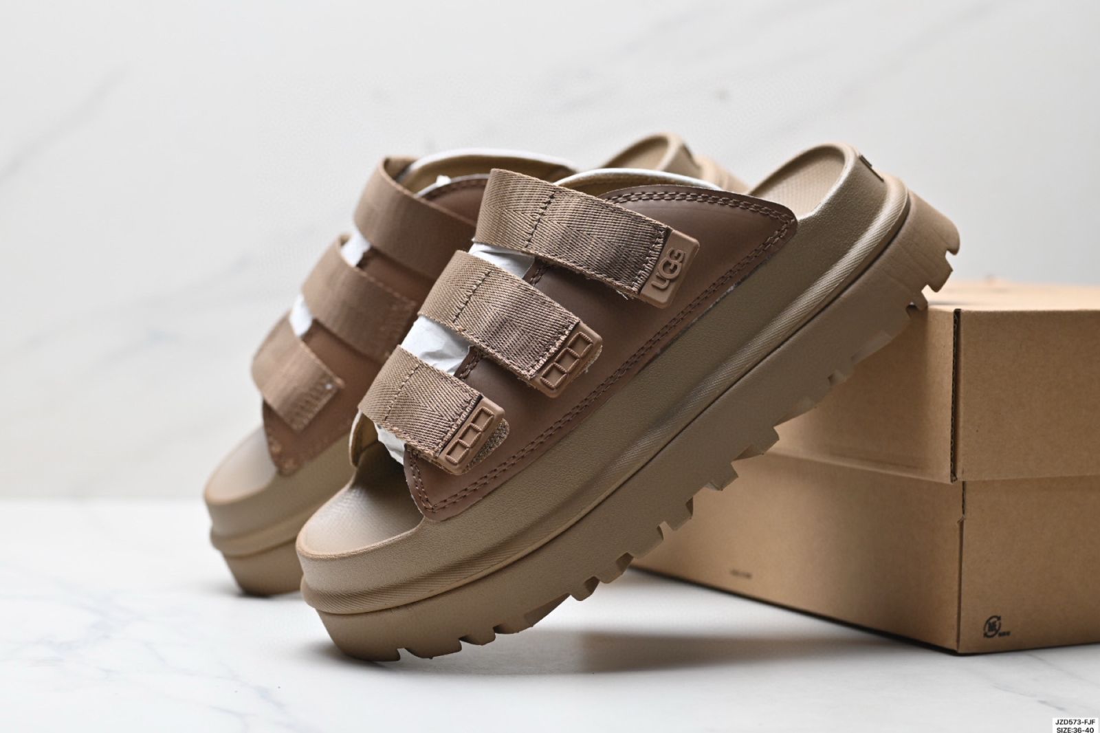 UGG マジックテープ サンダル レディース 新品未使用元箱付き23cmブラウン 今日特価】UGG 2025 夏の新商品 レディースゴールデンシリーズ