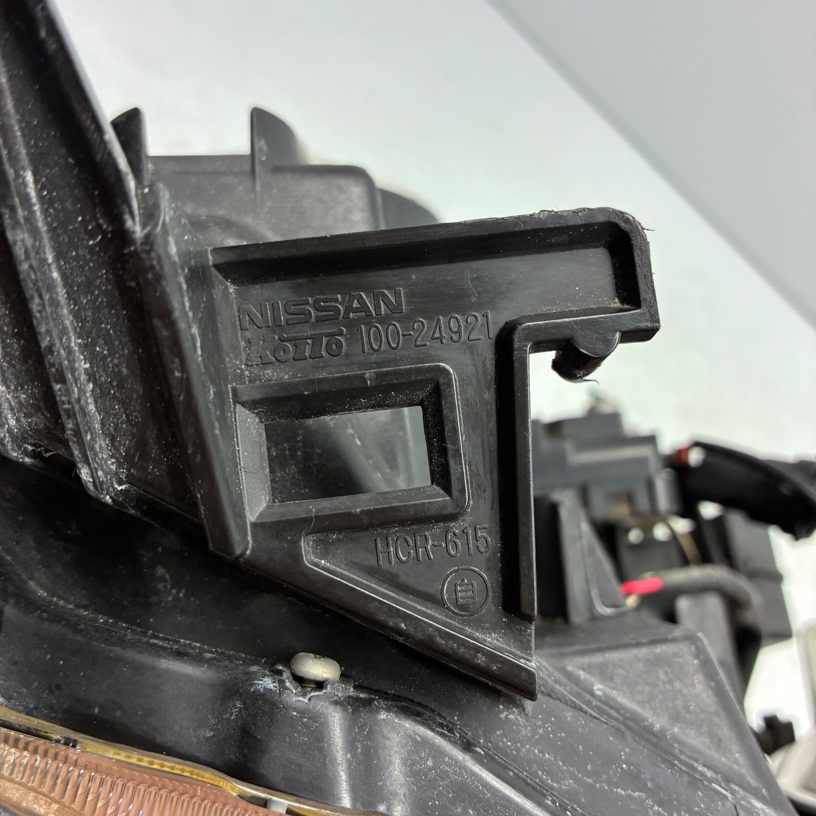  2025セール開催中！ コーティング済 日産 C25 CC25 セレナ ハイウェイスター 後期 ヘッドライト ランプ レンズ 左右セット LR HID KOITO 100-24921 P71497