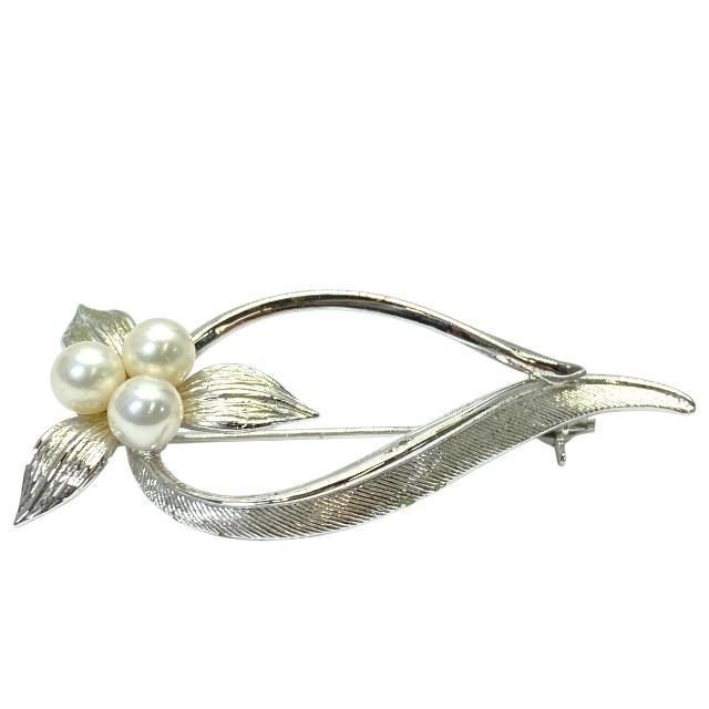 美品　ミキモト　シルバー 真珠 ブローチ　コサージュ　アクセサリー　ロゴ MIKIMOTO - ミキモト パール 真珠 ブローチ 11珠 シルバー M刻印