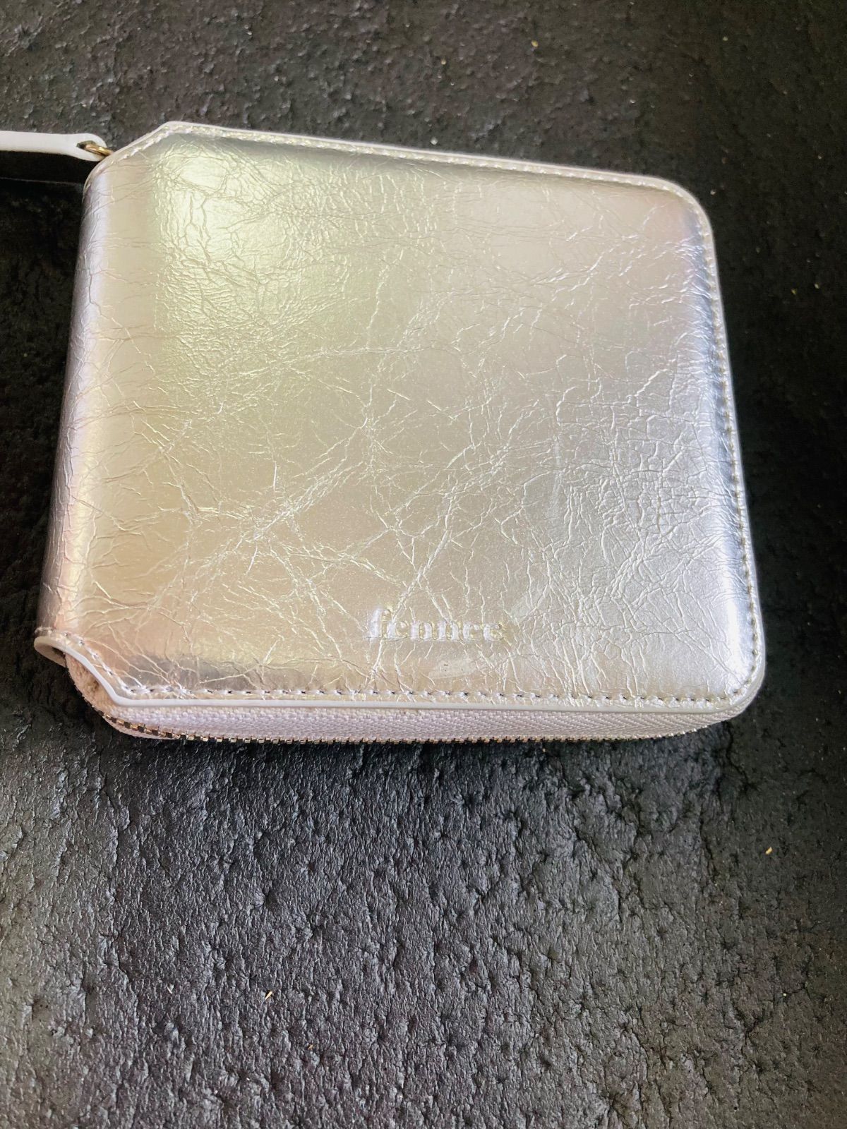 財布 ファスナー