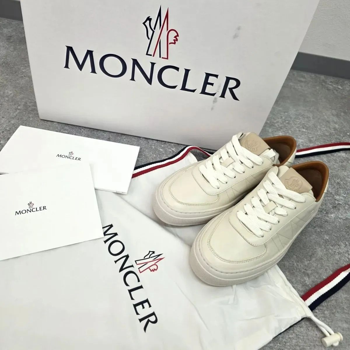 ☆ 新品・未使用品 定価11万 MONCLER(モンクレール) Monclub