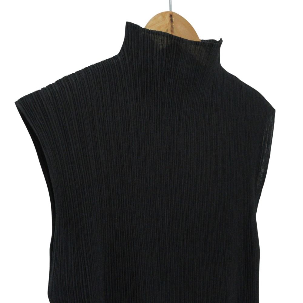 美品 ISSEY MIYAKE イッセイミヤケ ハイネック 裾カットワーク