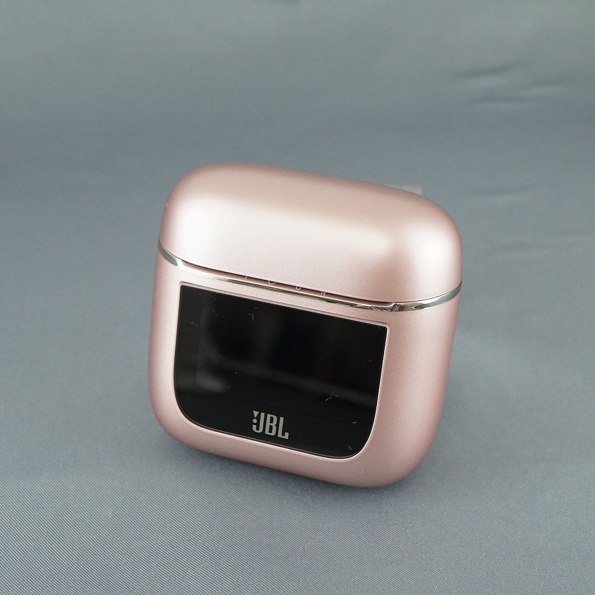 JBL Tour Pro 2 充電ケーすのみ【送料込み】 JBL Tour Pro 2 充電ケースのみ USED美品 充電器 チャージング