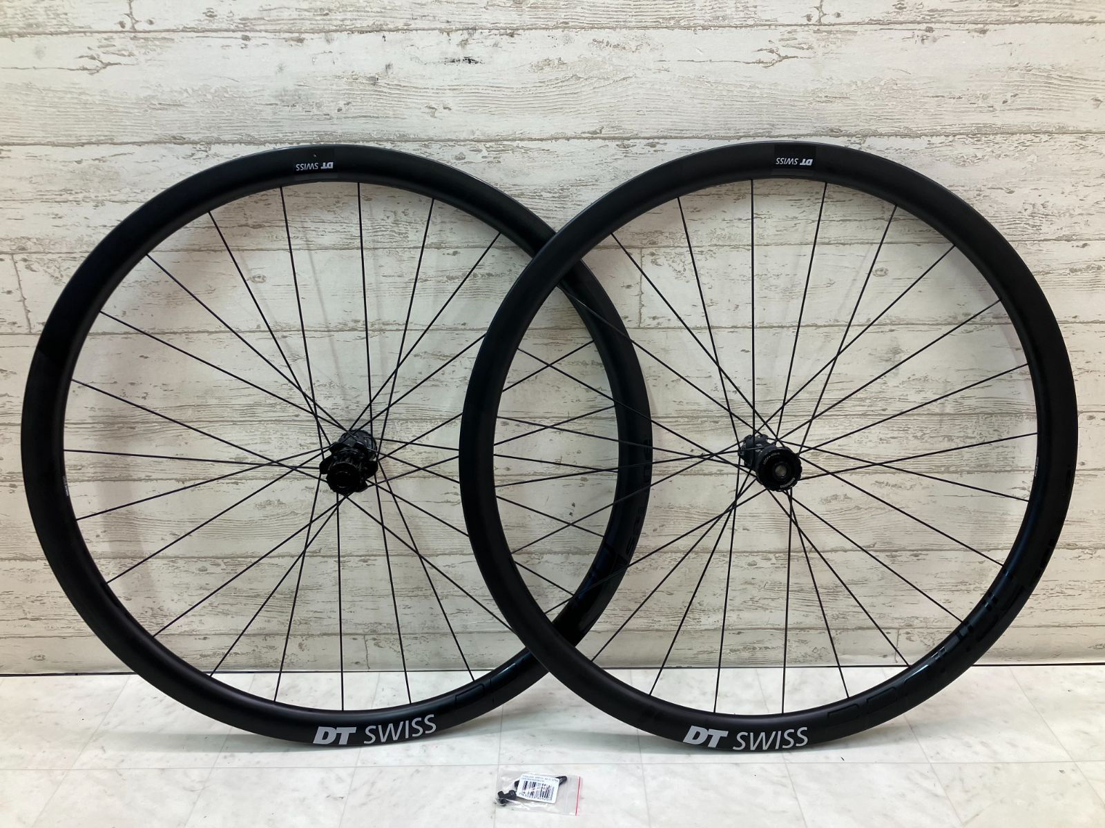 未走行品!! PINARELLO DOGMA F DISC 完成車外し DT SWISS PRC1400