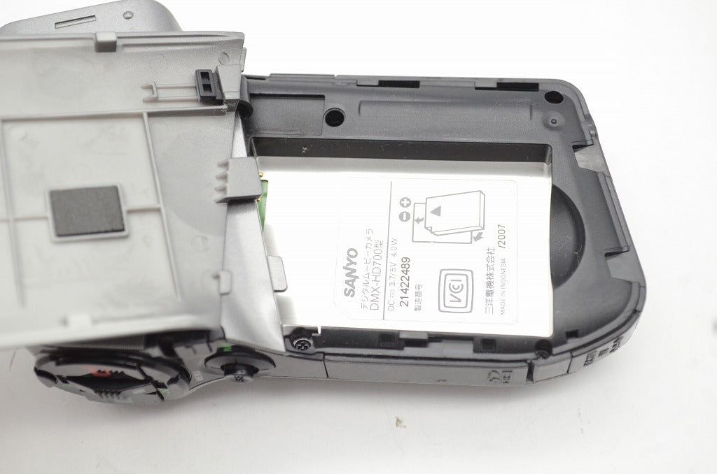SANYO サンヨー Xacti DMX-HD700 デジタルムービーカメラ シルバー