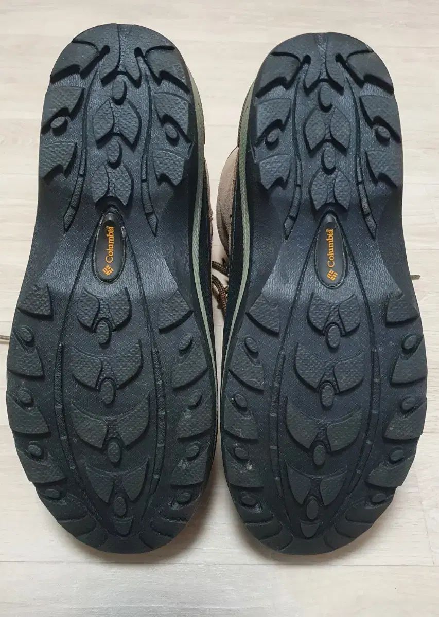 ルイヴィトン メッセンジャーバッグ タイガ アンドレイ アルドワーズ